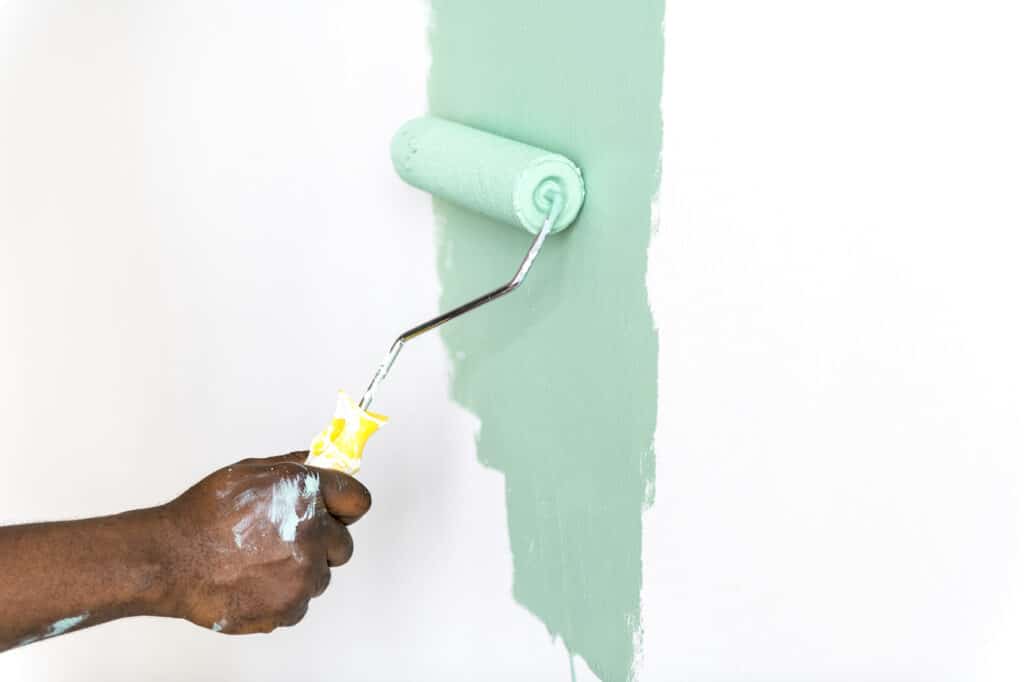 people painting house wall 2022 12 15 22 57 35 utc